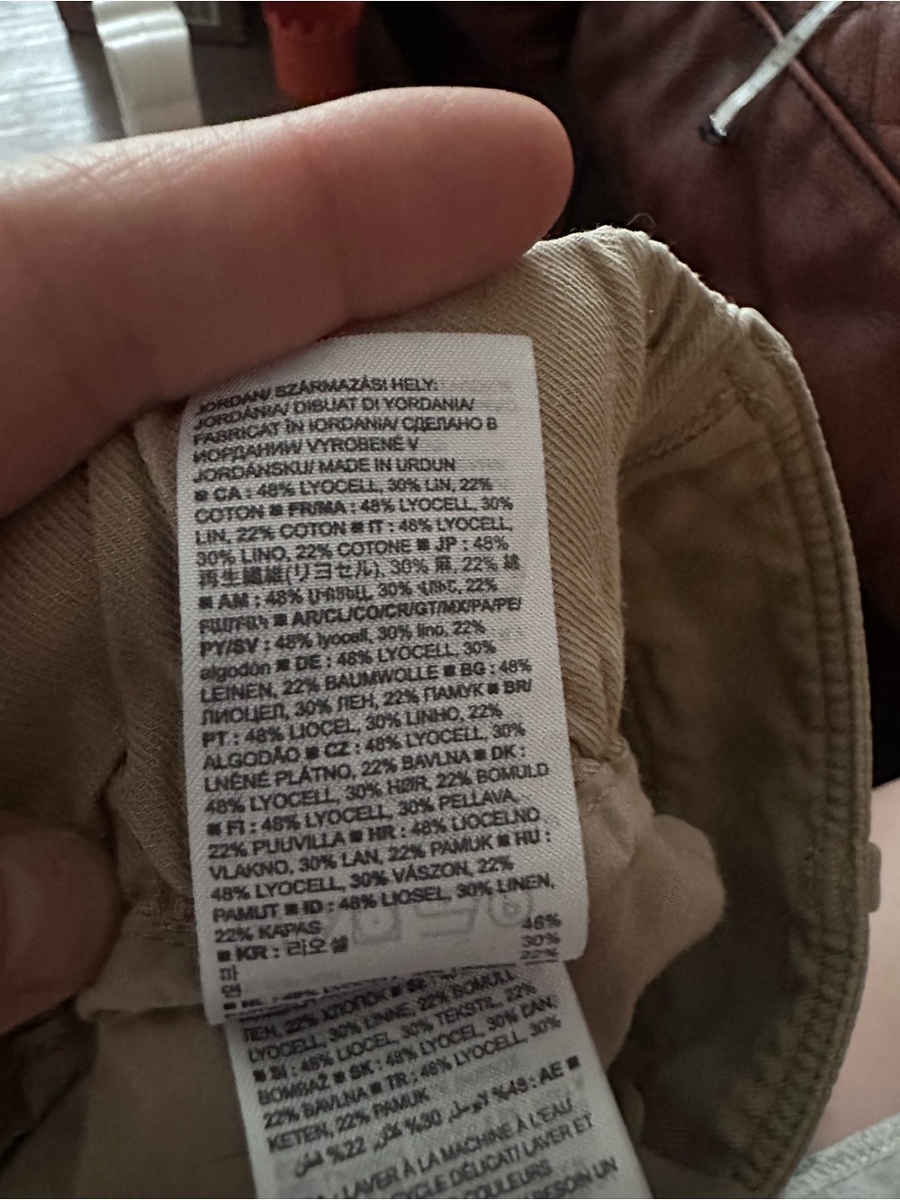 2 for $20 Banana Republic Tan Cargo Cropped Joggers with Waist Tie - Picture 4 of 4